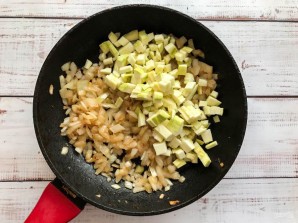 Курица с кабачками в сливочном соусе