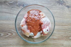 Куриные ножки в брусничном маринаде