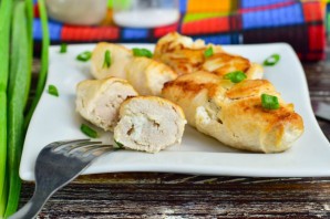 Куриные рулетики с творожным сыром Куриные рулетики с творожным сыром