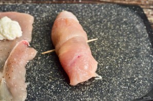 Куриные рулетики с творожным сыром Куриные рулетики с творожным сыром