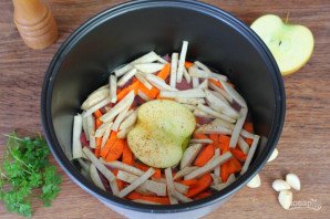Мясо с сельдереем в мультиварке