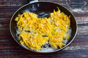 Оладьи из тыквы и овсяных хлопьев