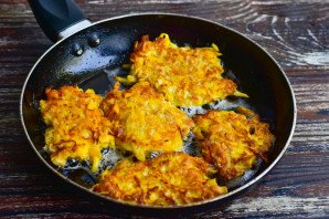 Оладьи из тыквы и овсяных хлопьев