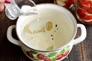 Помидоры половинками без стерилизации на зиму