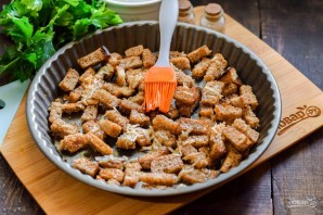 Ржаные сухарики с чесноком в духовке