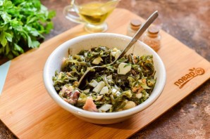 Салат из морской капусты и морского коктейля Салат из морской капусты и морского коктейля