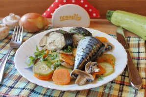 Скумбрия с овощами в пароварке