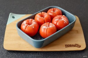 Соленые фаршированные помидоры