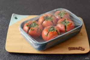 Соленые фаршированные помидоры