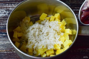 Суп с куриными сердечками и рисом