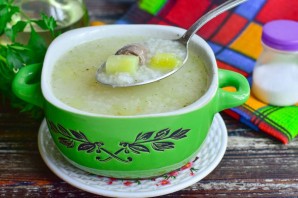 Суп с куриными сердечками и рисом