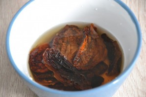 Суп с вялеными помидорами