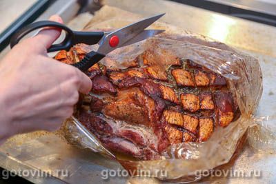 Свиная грудинка в пакете, запеченная в духовке с медово-горчичной глазурью Свиная грудинка в пакете, запеченная в духовке с медово-горчичной глазурью
