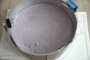 Торт с ягодами без выпечки