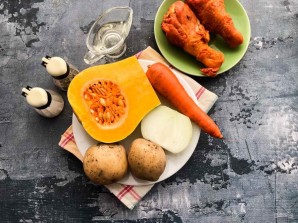 Тыквенный суп с копченостями