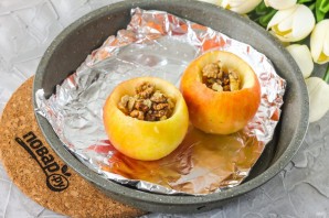 Запеченные яблоки с мороженым