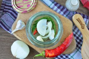 Зеленые помидоры фаршированные морковью на зиму