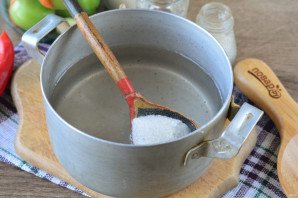 Зеленые помидоры фаршированные морковью на зиму