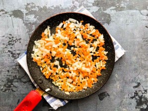 Жареная вермишель с мясом Жареная вермишель с мясом