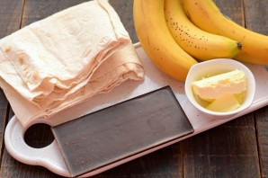 Банан с шоколадом в лаваше