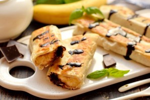 Банан с шоколадом в лаваше