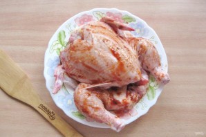 Бройлер в духовке целиком