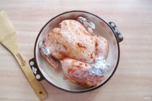 Бройлер в духовке целиком