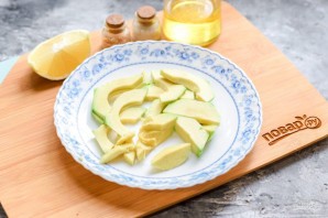 Брускетта с авокадо и креветками Брускетта с авокадо и креветками