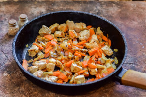 Булгур с индейкой и овощами Булгур с индейкой и овощами