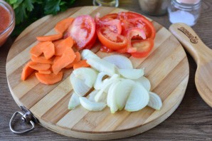 Караси в духовке с овощами