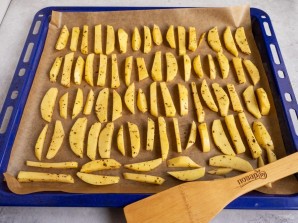 Картофель фри с яичным белком в духовке