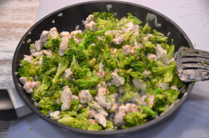 Киш с индейкой и брокколи