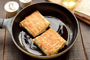 Конвертики из лаваша с мясом и сыром