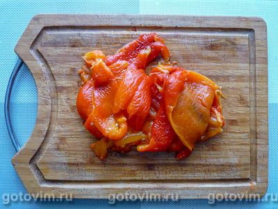 Косичка из слоеного теста с печеным перцем и брынзой Косичка из слоеного теста с печеным перцем и брынзой