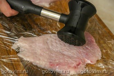 Куриные рулетики с творожным сыром и зеленью в духовке