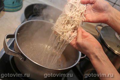 Куриный суп с цветной капустой и лапшой рамен