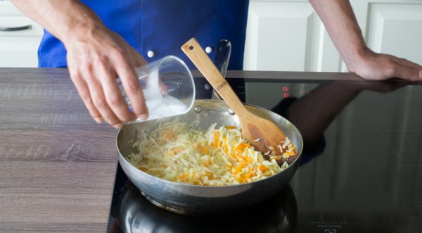 Ленивые голубцы на сковороде, пошаговый рецепт с фото Ленивые голубцы на сковороде, пошаговый рецепт с фото