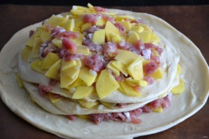 Лезгинский пирог с мясом и картофелем