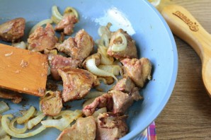 Печень куриная под сыром в духовке