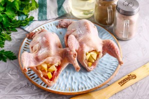 Перепелки в беконе