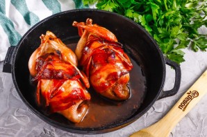 Перепелки в беконе