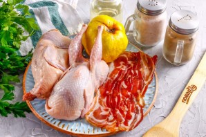 Перепелки в беконе