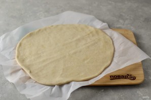 Пицца с тыквой и яблоками