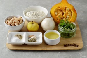 Пицца с тыквой и яблоками