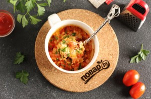 Пицца в кружке в микроволновке