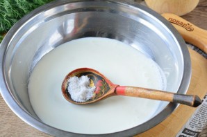 Пирог с сыром и зеленью на кефире