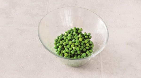 Рисовый азиатский салат с теплым лососем, пошаговый рецепт с фото