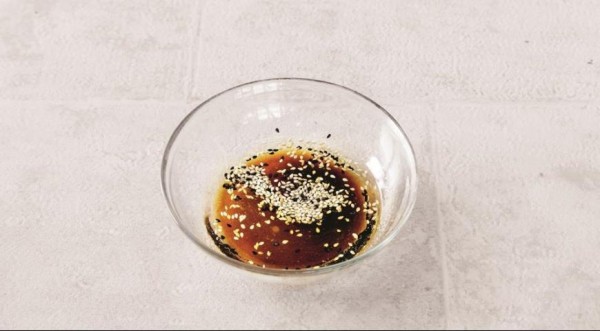 Рисовый азиатский салат с теплым лососем, пошаговый рецепт с фото