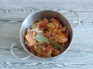 Рулька в луковой шелухе