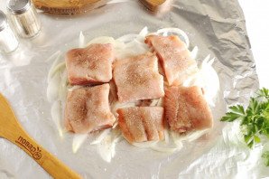 Рыба в фольге в духовке